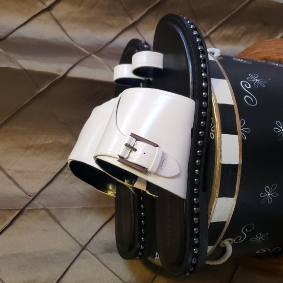 NWOT- Vince Camuto ‘Cooliann’ Studded Leather Toe Loop Sandal - Picture 5 of 10